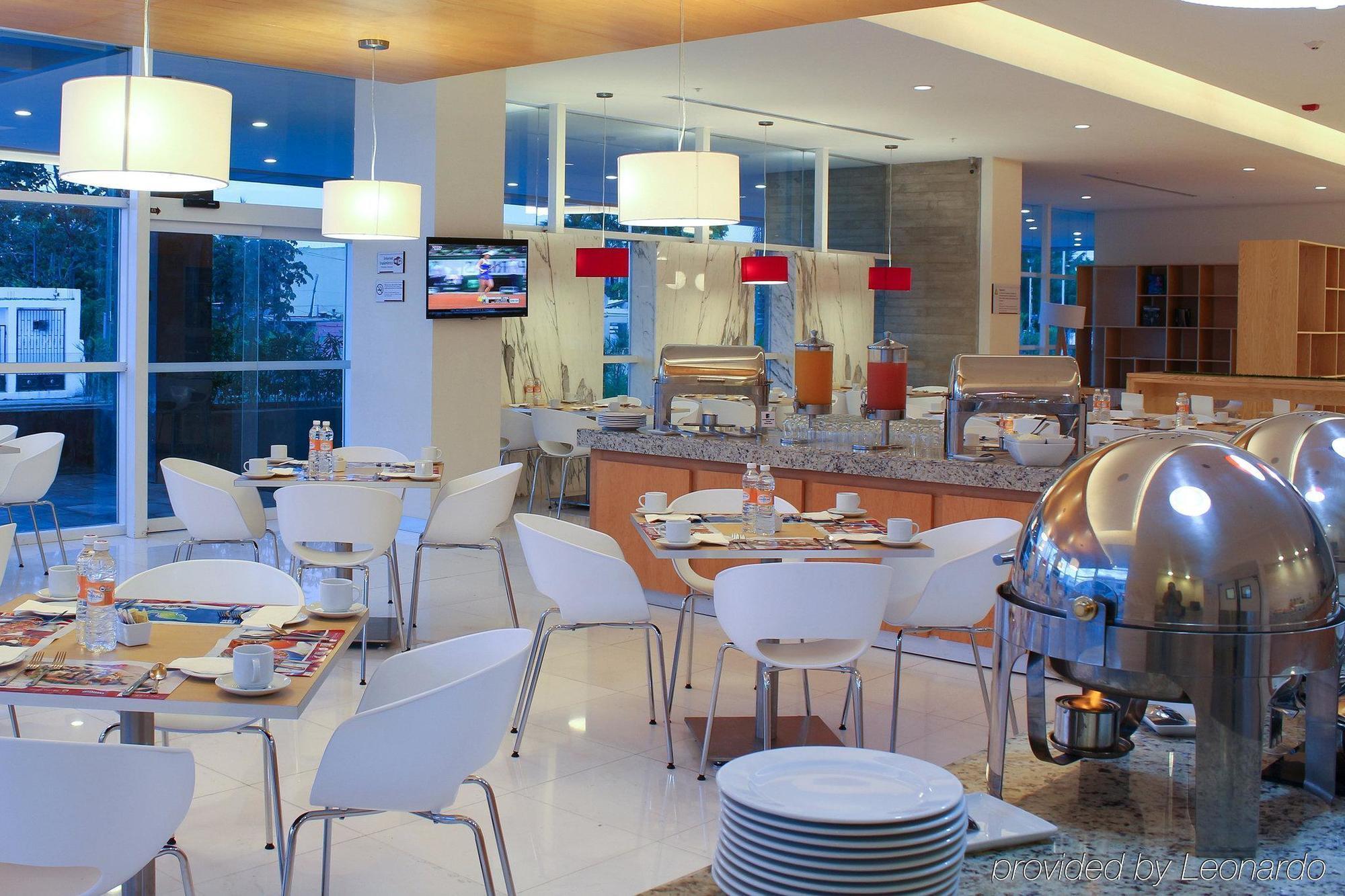 Fiesta Inn צ'טומאל מסעדה תמונה
