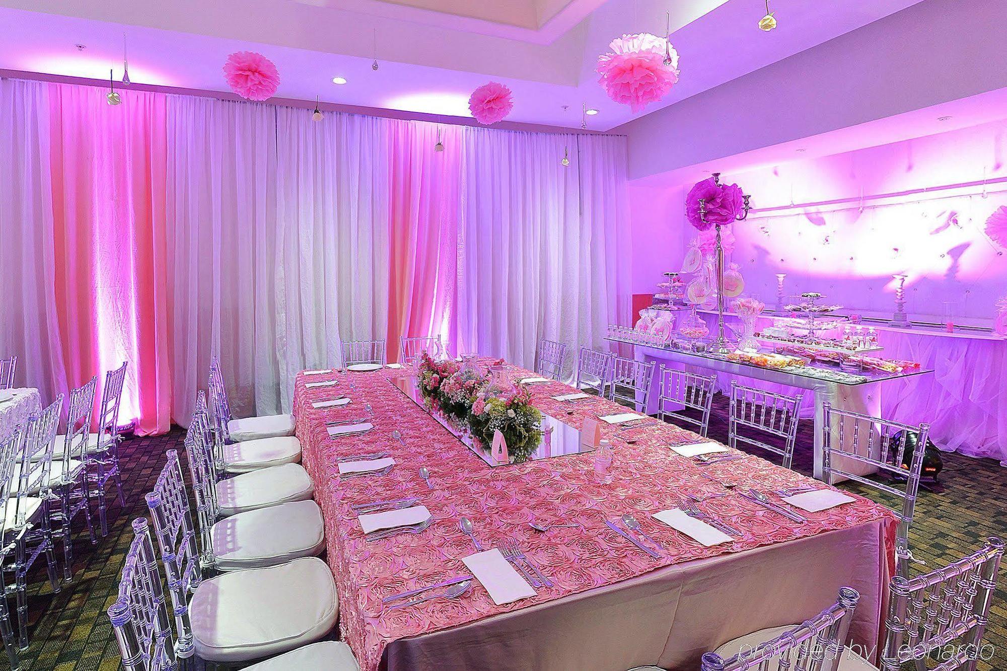 Fiesta Inn צ'טומאל עסק תמונה